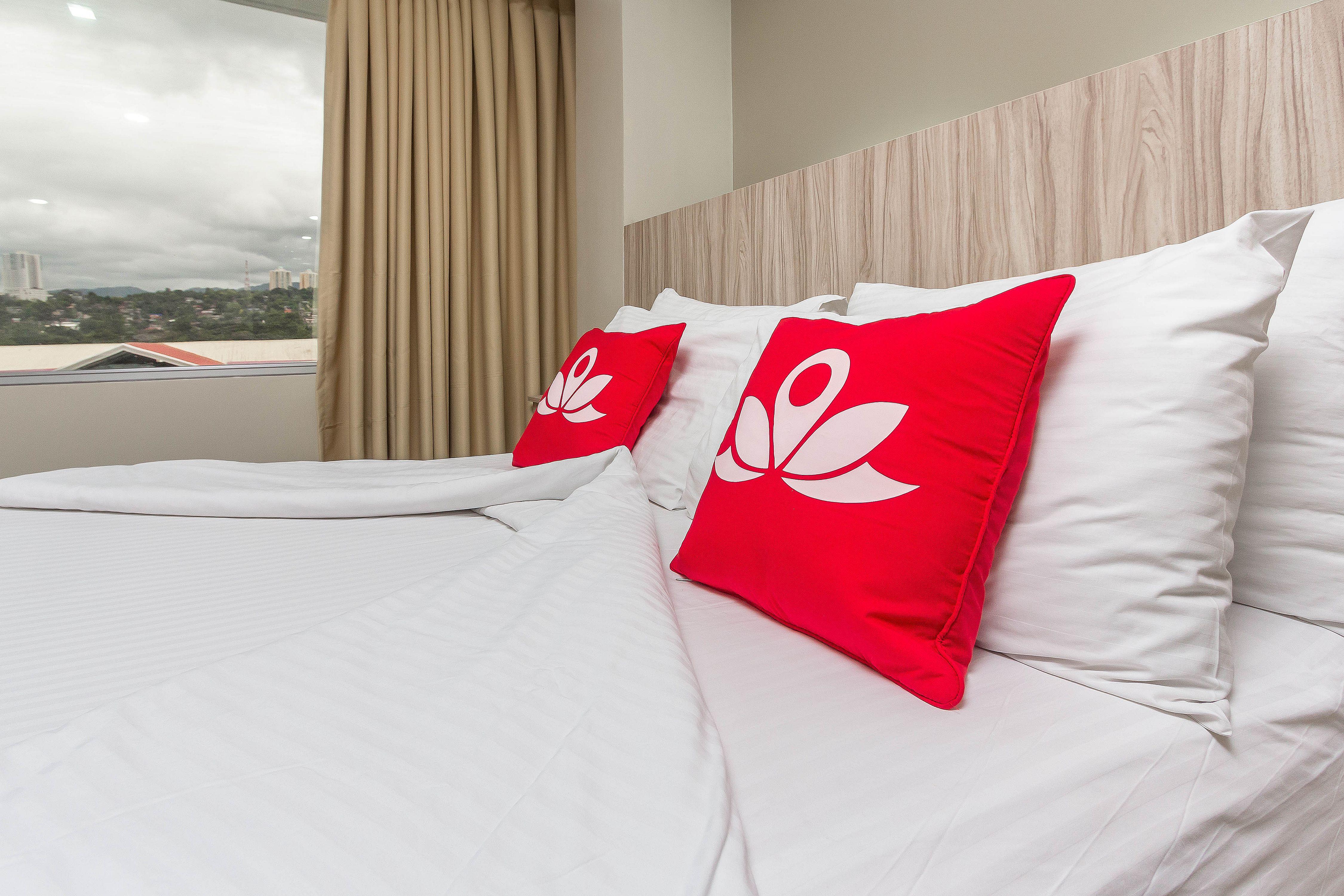 ZEN Premium Banilad Hotel Cebu Bagian luar foto